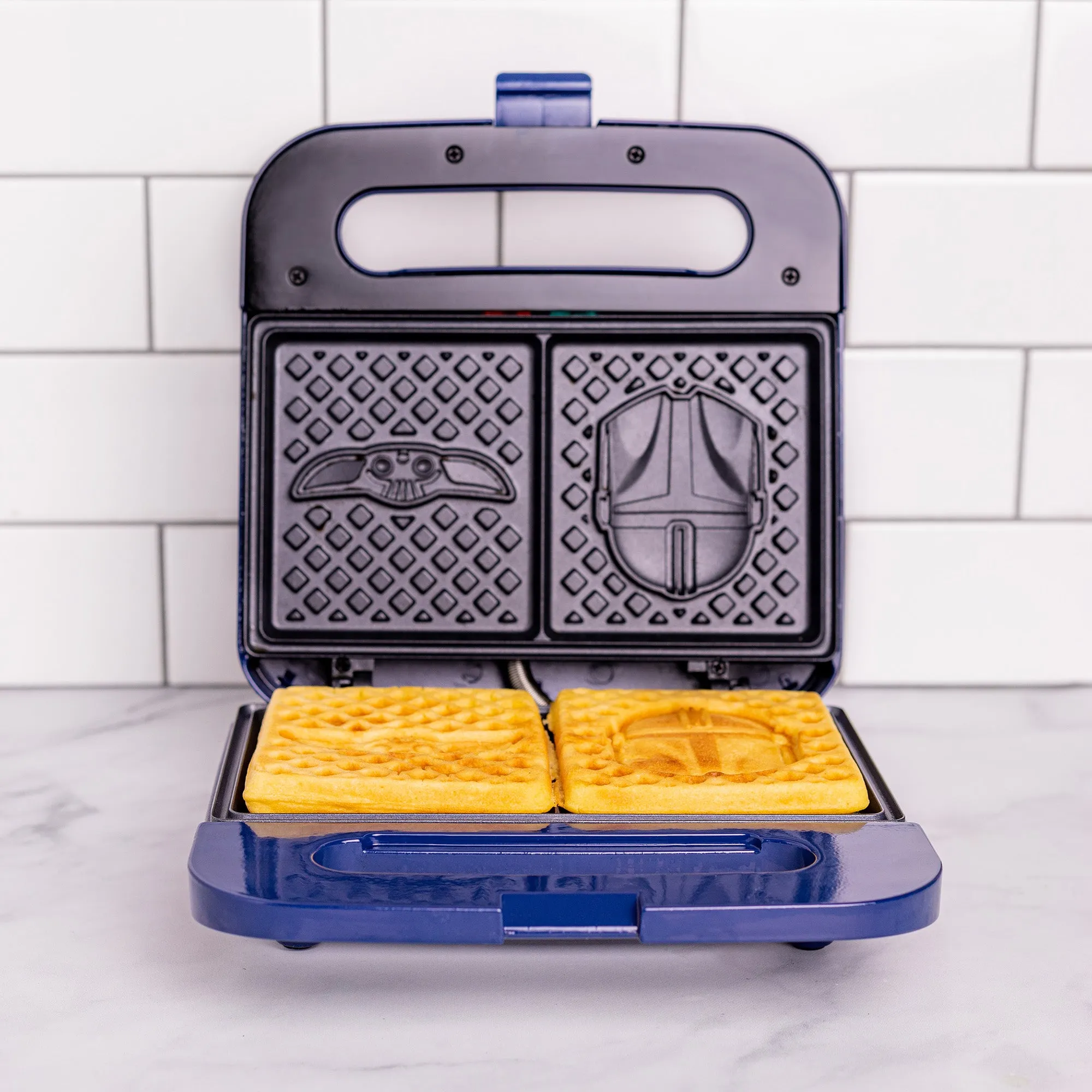 Star Wars Mandalorian Bounty Hunter & Baby Yoda Waffle Maker